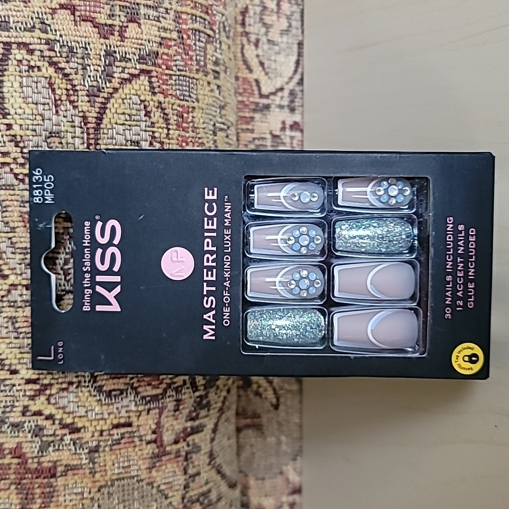 🌵 4/$20 KISS Masterpiece Glue on Nails Glitter Rhinestones Long New 88136